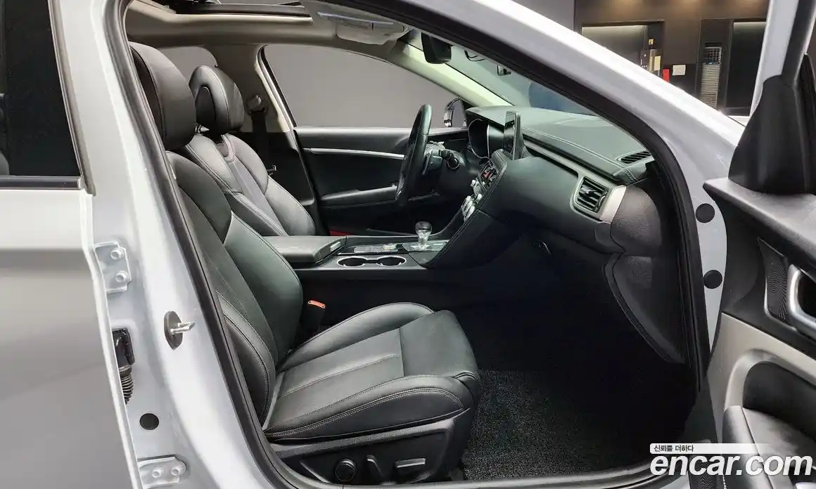 Genesis G70 2019 2.0 автомат (гидро), фото 16