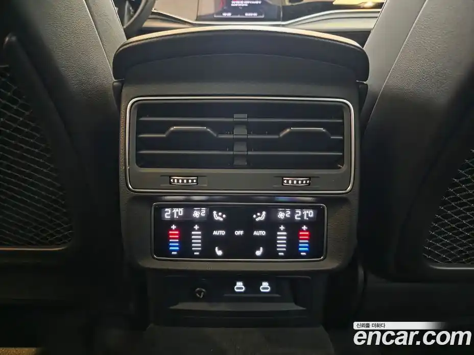 Audi Q8 2023 3.0 автомат (гидро), фото 14