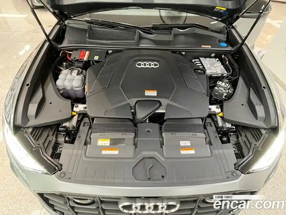 Audi Q8 2023 3.0 автомат (гидро), фото 6