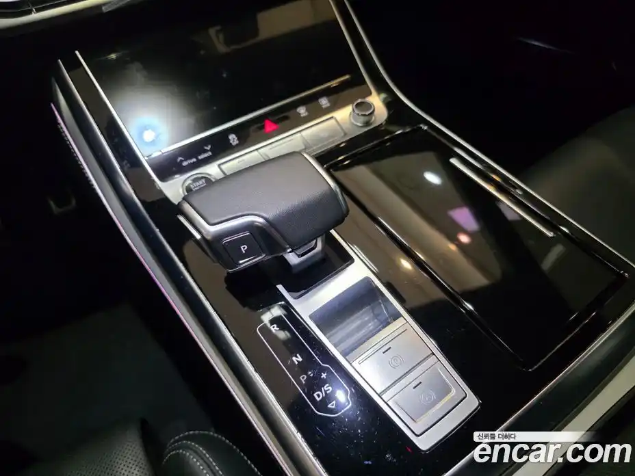 Audi Q8 2023 3.0 автомат (гидро), фото 9