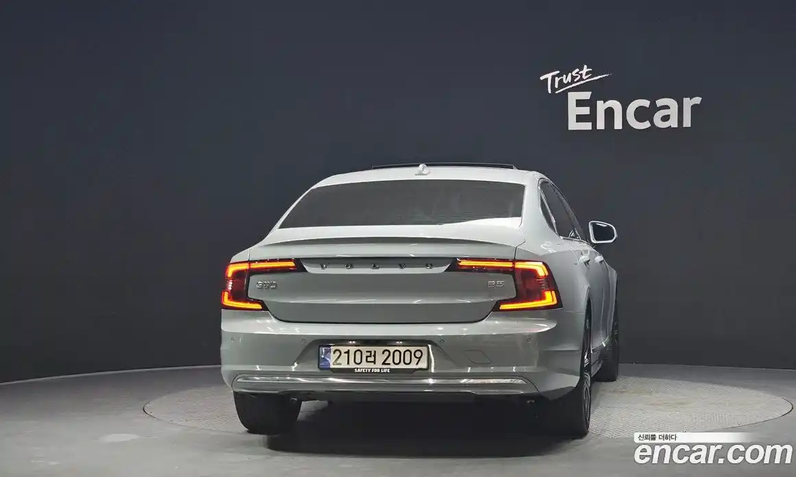 Volvo S90 2024 2.0 автомат (гидро), фото 4