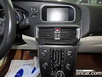 Volvo V40 2015 1.5 автомат (гидро), миниатюра 11