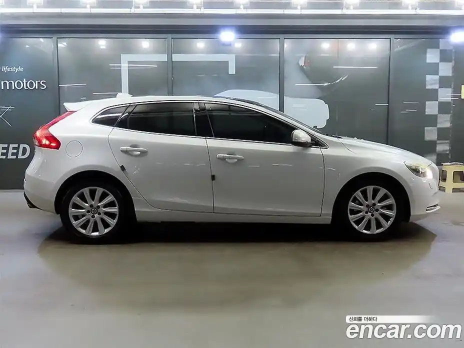 Volvo V40 2015 1.5 автомат (гидро), фото 3