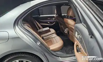 Mercedes-Benz E-Class 2022 2.0 автомат (гидро), миниатюра 11