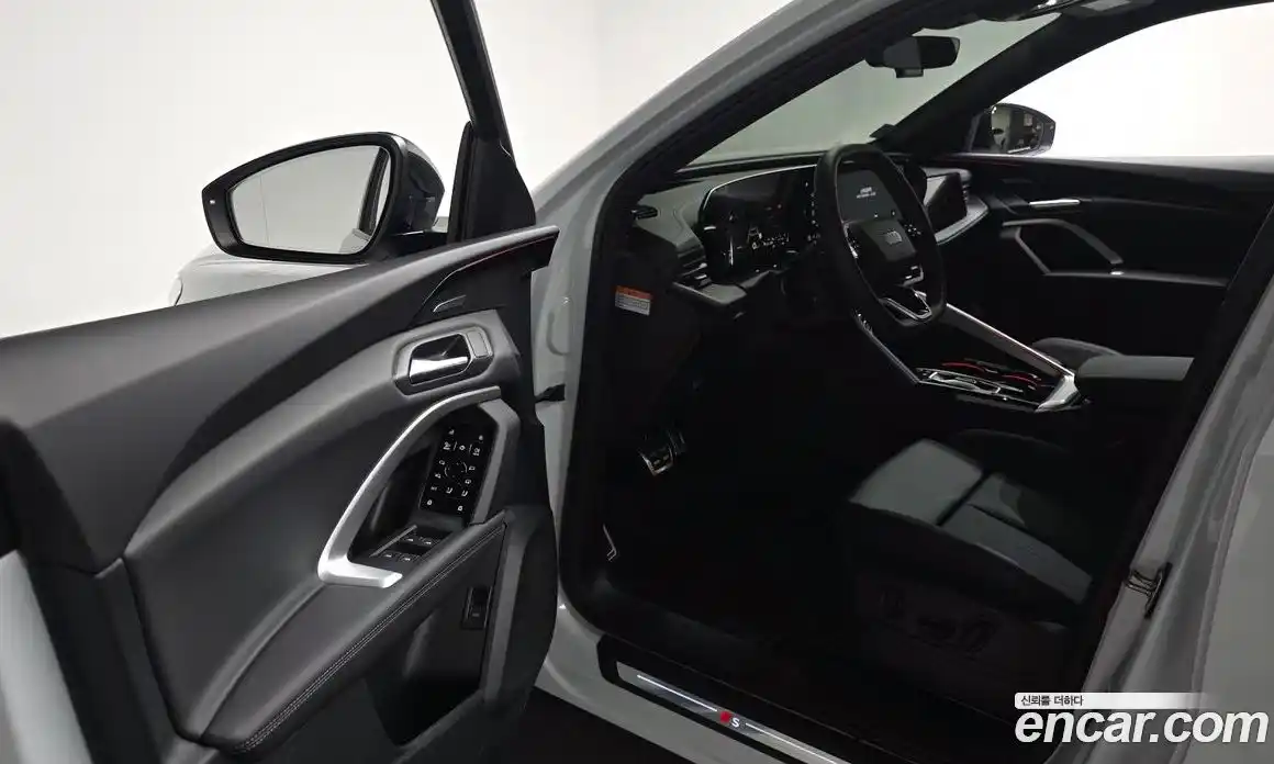 Audi Q5 2025 2.0 автомат (гидро), фото 12