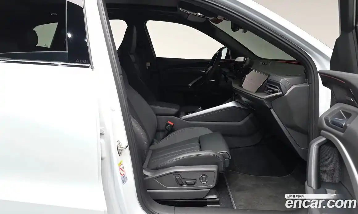 Audi Q5 2025 2.0 автомат (гидро), фото 15