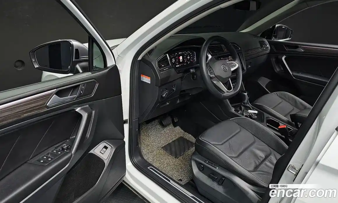 Volkswagen Tiguan 2022 2.0 автомат (гидро), фото 13