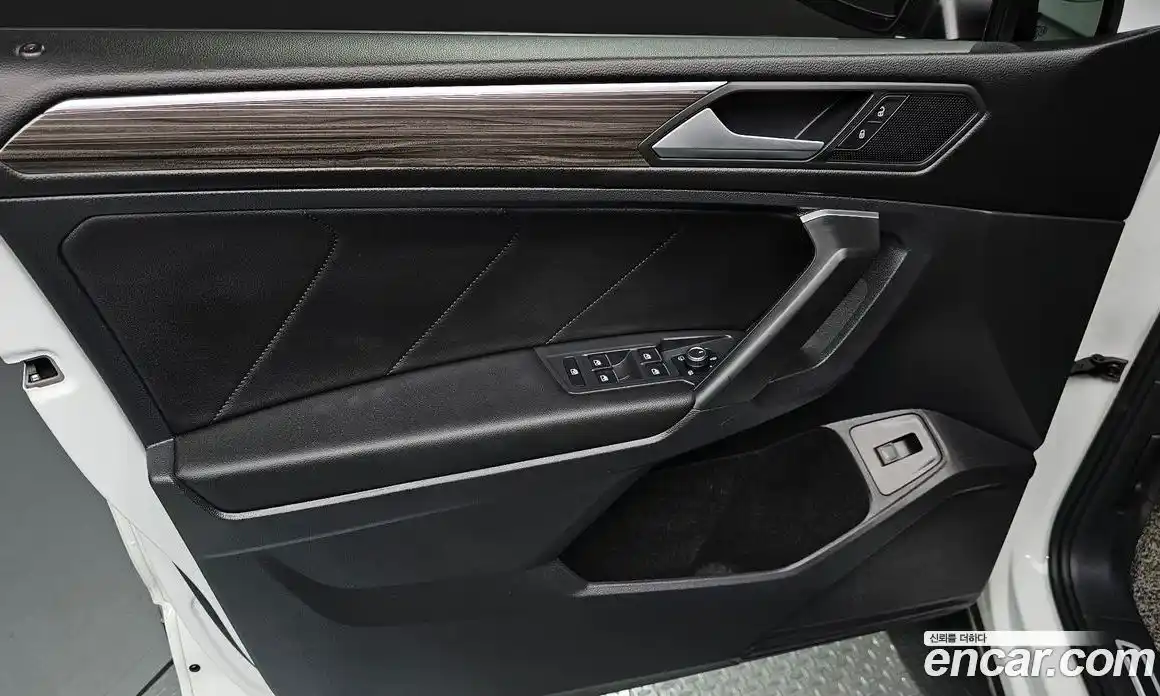 Volkswagen Tiguan 2022 2.0 автомат (гидро), фото 14