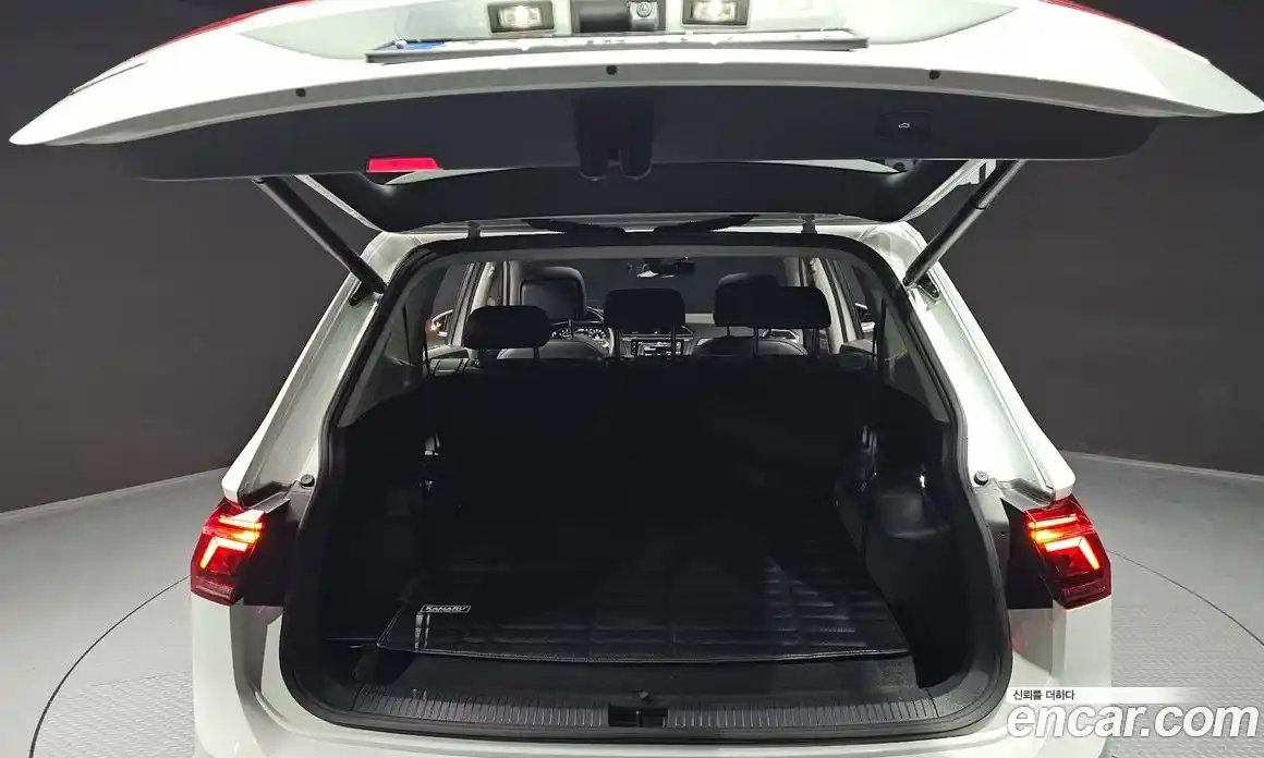 Volkswagen Tiguan 2022 2.0 автомат (гидро), фото 26