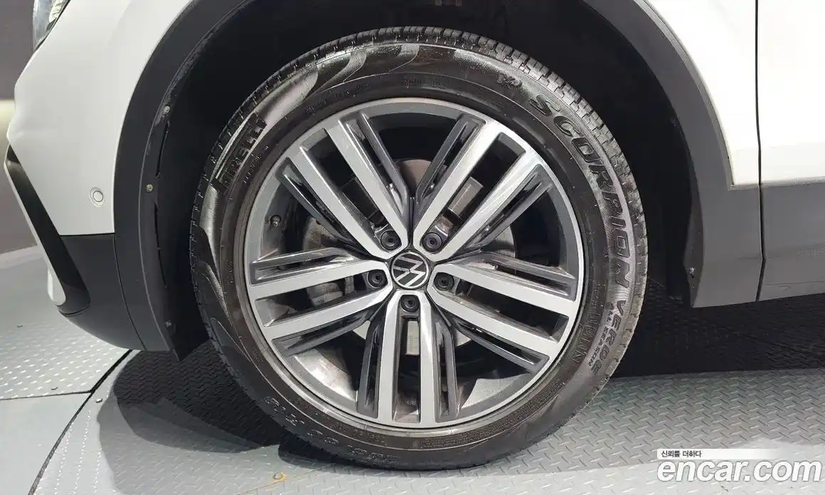 Volkswagen Tiguan 2022 2.0 автомат (гидро), фото 5