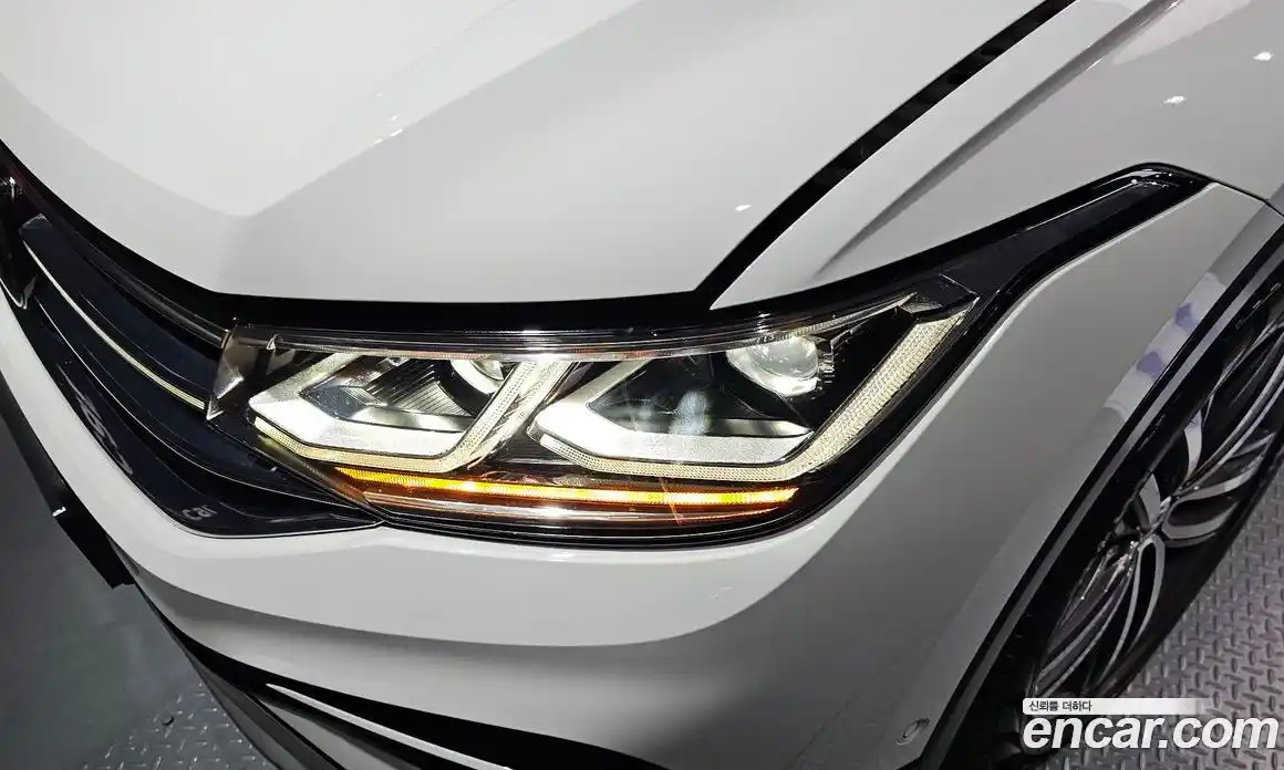 Volkswagen Tiguan 2022 2.0 автомат (гидро), фото 8