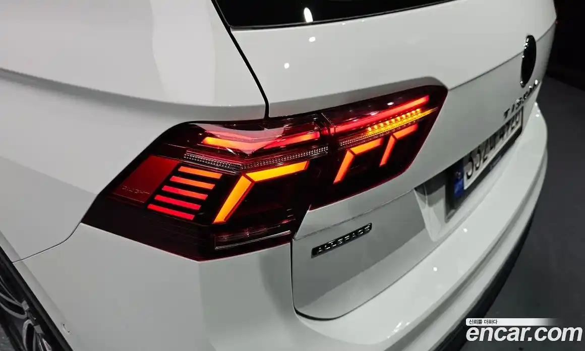 Volkswagen Tiguan 2022 2.0 автомат (гидро), фото 9