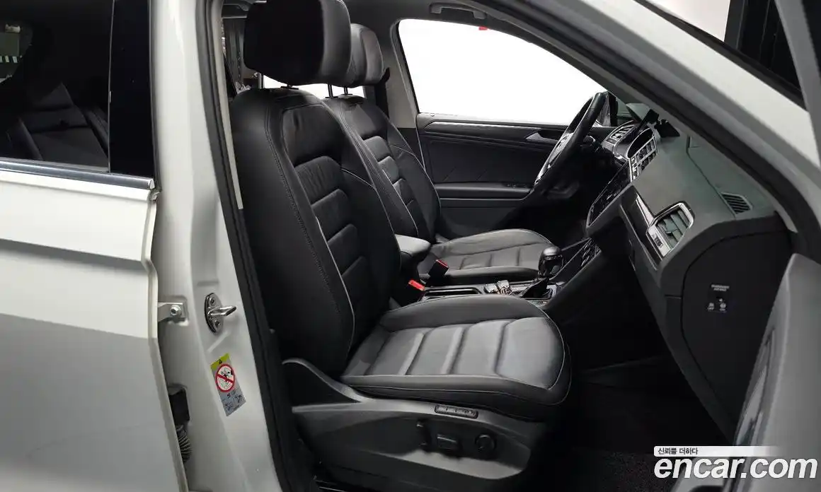 Volkswagen Tiguan 2020 2.0 автомат (гидро), фото 17