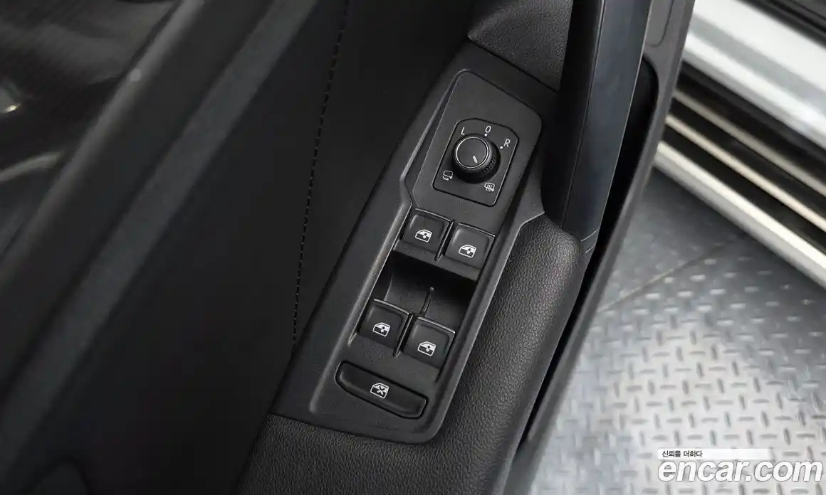 Volkswagen Tiguan 2020 2.0 автомат (гидро), фото 28