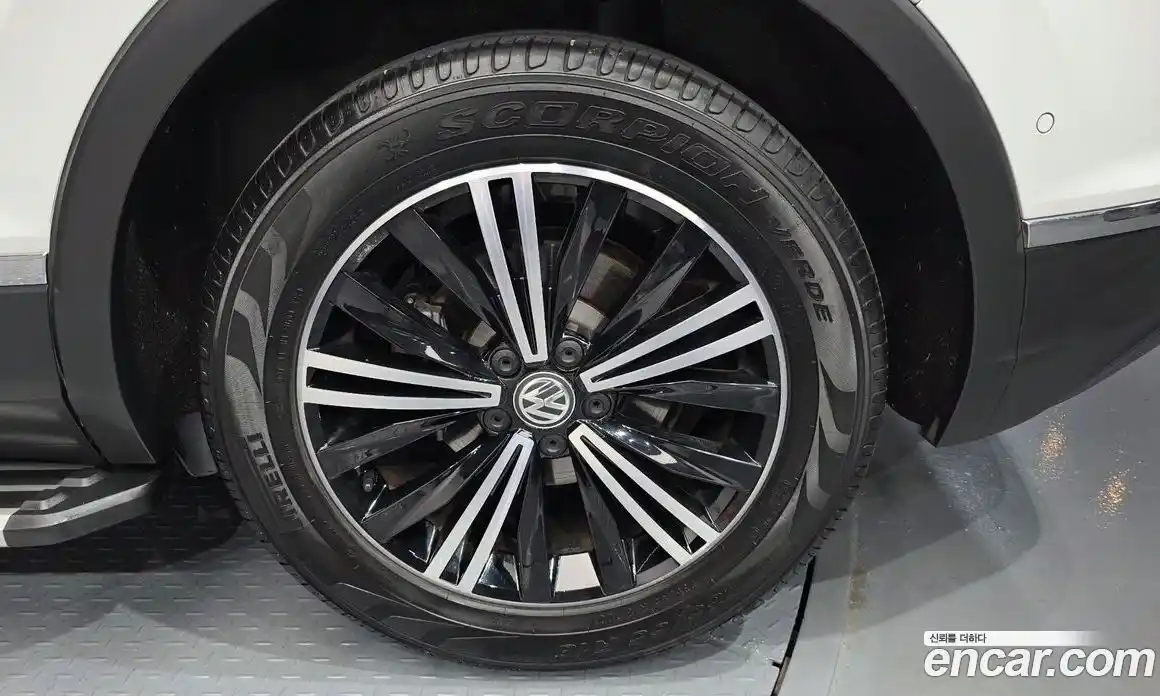 Volkswagen Tiguan 2020 2.0 автомат (гидро), фото 7