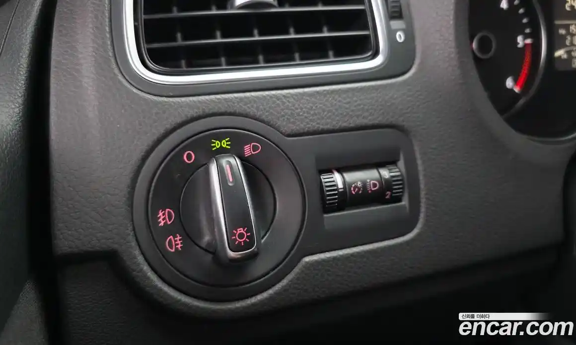 Volkswagen Polo 2014 1.6 автомат (гидро), фото 17