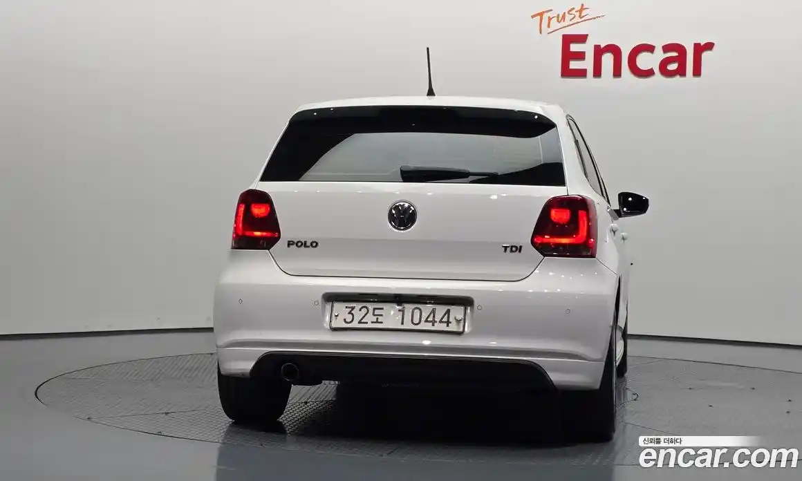 Volkswagen Polo 2014 1.6 автомат (гидро), фото 4