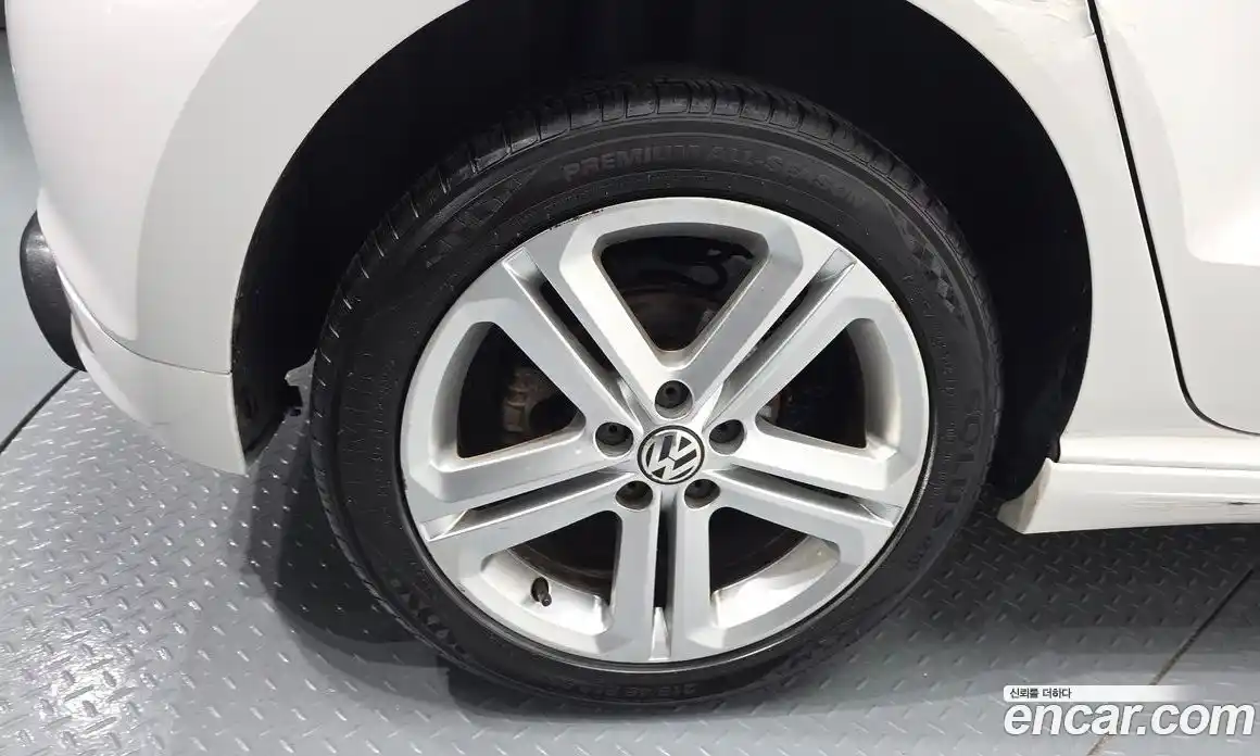 Volkswagen Polo 2014 1.6 автомат (гидро), фото 5