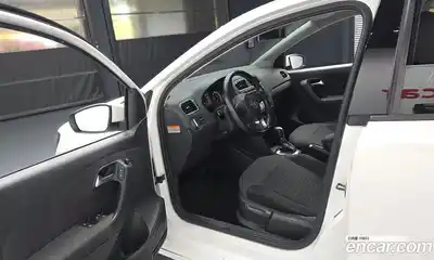 Volkswagen Polo 2014 1.6 автомат (гидро), миниатюра 10