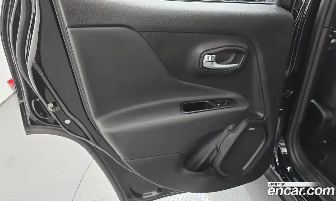 Jeep Renegade 2022 1.3 автомат (гидро), фото 15