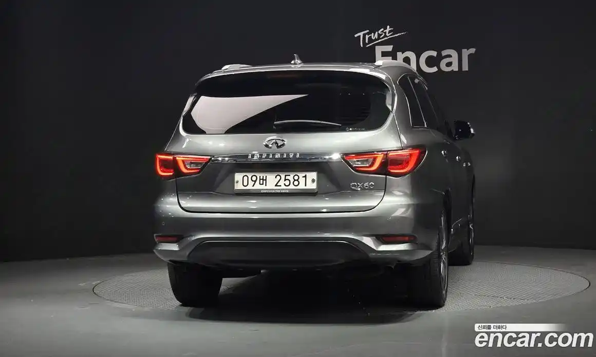Infiniti QX60 2017 3.5 автомат (гидро), фото 4 Infiniti QX60 2017 3.5 автомат (гидро), фото 4