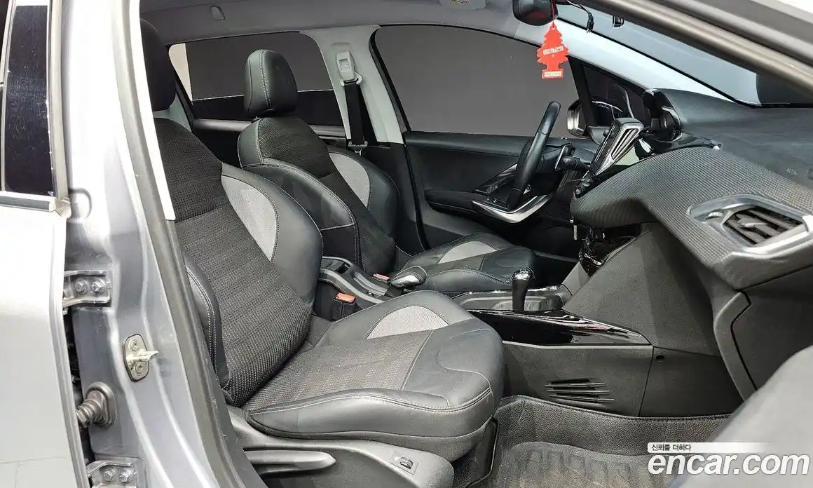 Peugeot 2008 2016 1.6 автомат (гидро), фото 11