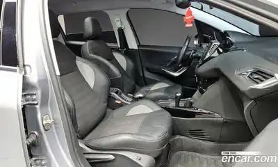 Peugeot 2008 2016 1.6 автомат (гидро), миниатюра 11