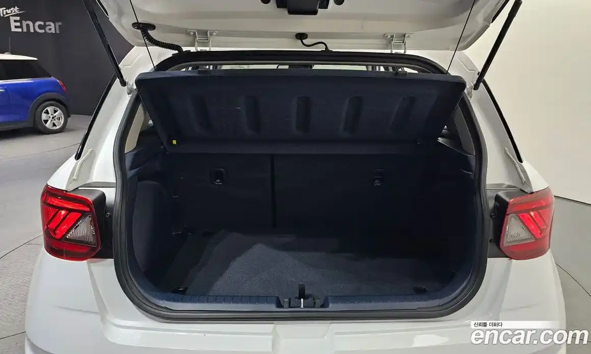 Hyundai Venue 2021 1.6 автомат (гидро), фото 20
