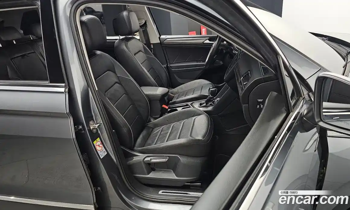 Volkswagen Tiguan 2023 2.0 автомат (гидро), фото 12
