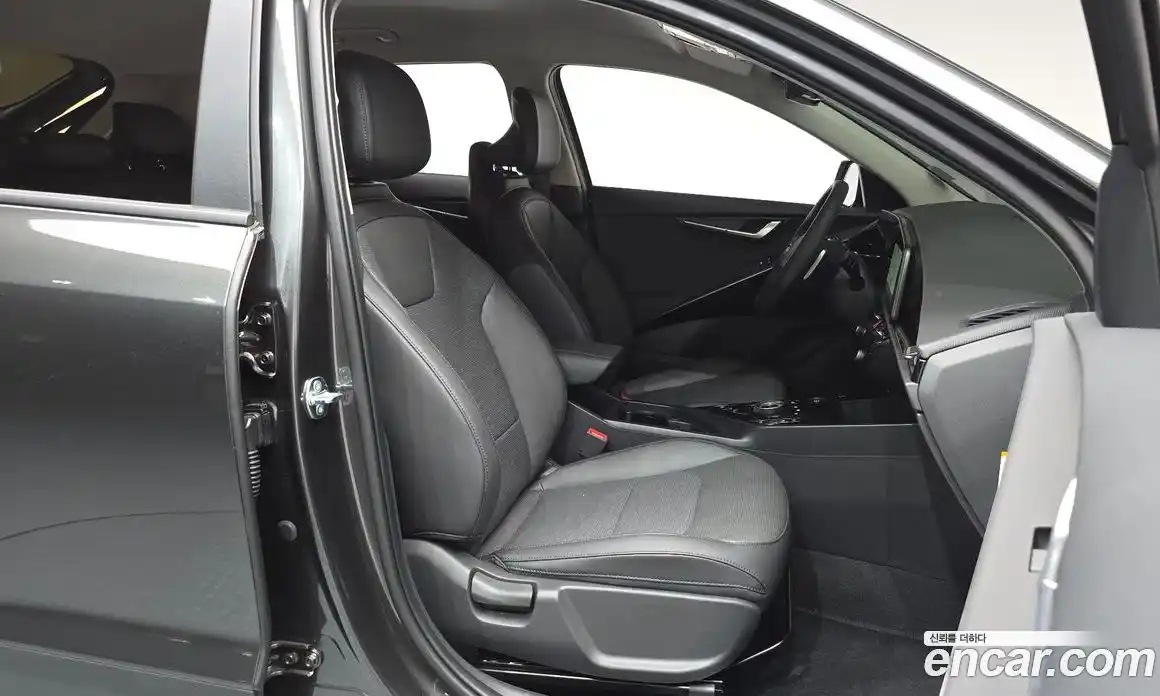 Kia Niro 2025 1.6 автомат (гидро), фото 11