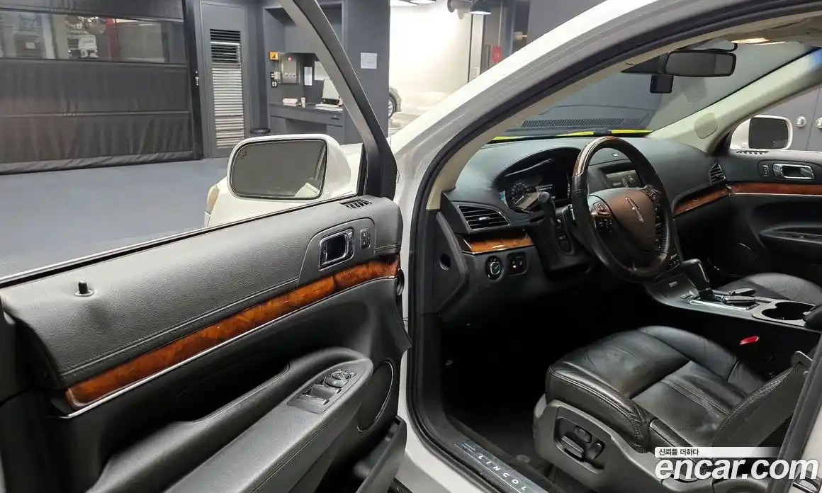 Lincoln MKT 2014 3.5 автомат (гидро), фото 11 Lincoln MKT 2014 3.5 автомат (гидро), фото 11
