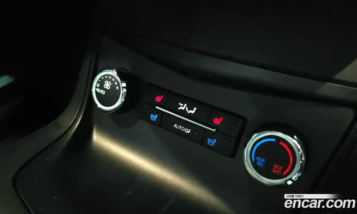 Lincoln MKT 2014 3.5 автомат (гидро), фото 18 Lincoln MKT 2014 3.5 автомат (гидро), фото 18