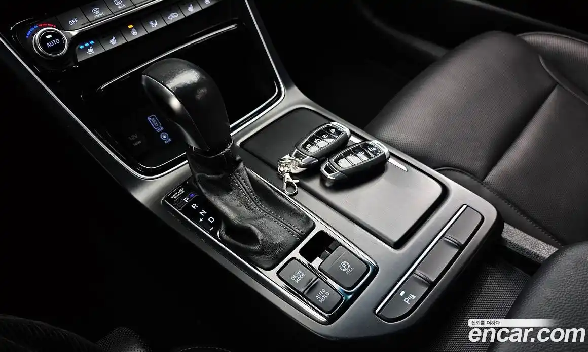 Hyundai Grandeur 2016 2.4 автомат (гидро), фото 11