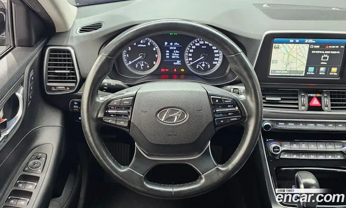 Hyundai Grandeur 2016 2.4 автомат (гидро), фото 18