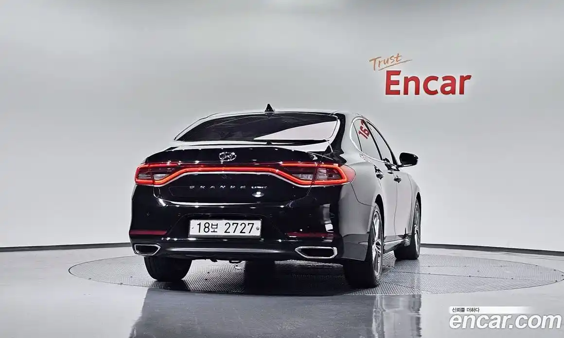 Hyundai Grandeur 2016 2.4 автомат (гидро), фото 3