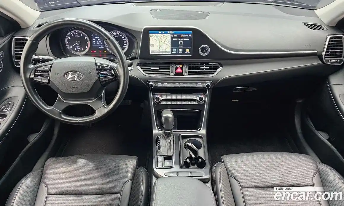 Hyundai Grandeur 2016 2.4 автомат (гидро), фото 9