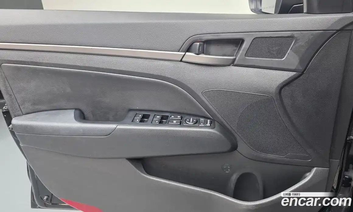 Hyundai Avante 2018 1.6 автомат (гидро), фото 18