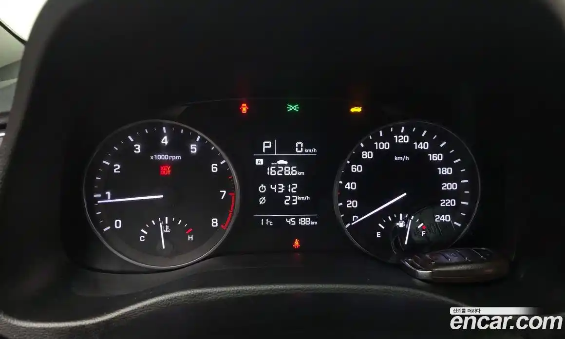 Hyundai Avante 2018 1.6 автомат (гидро), фото 8