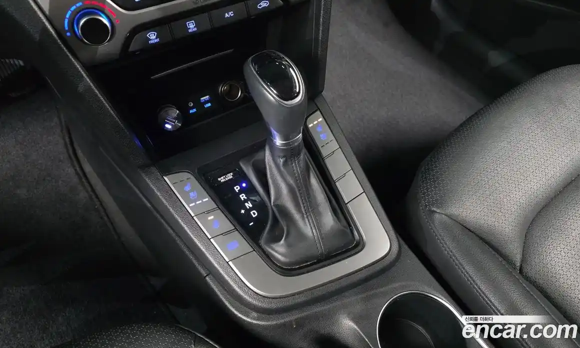 Hyundai Avante 2018 1.6 автомат (гидро), фото 9