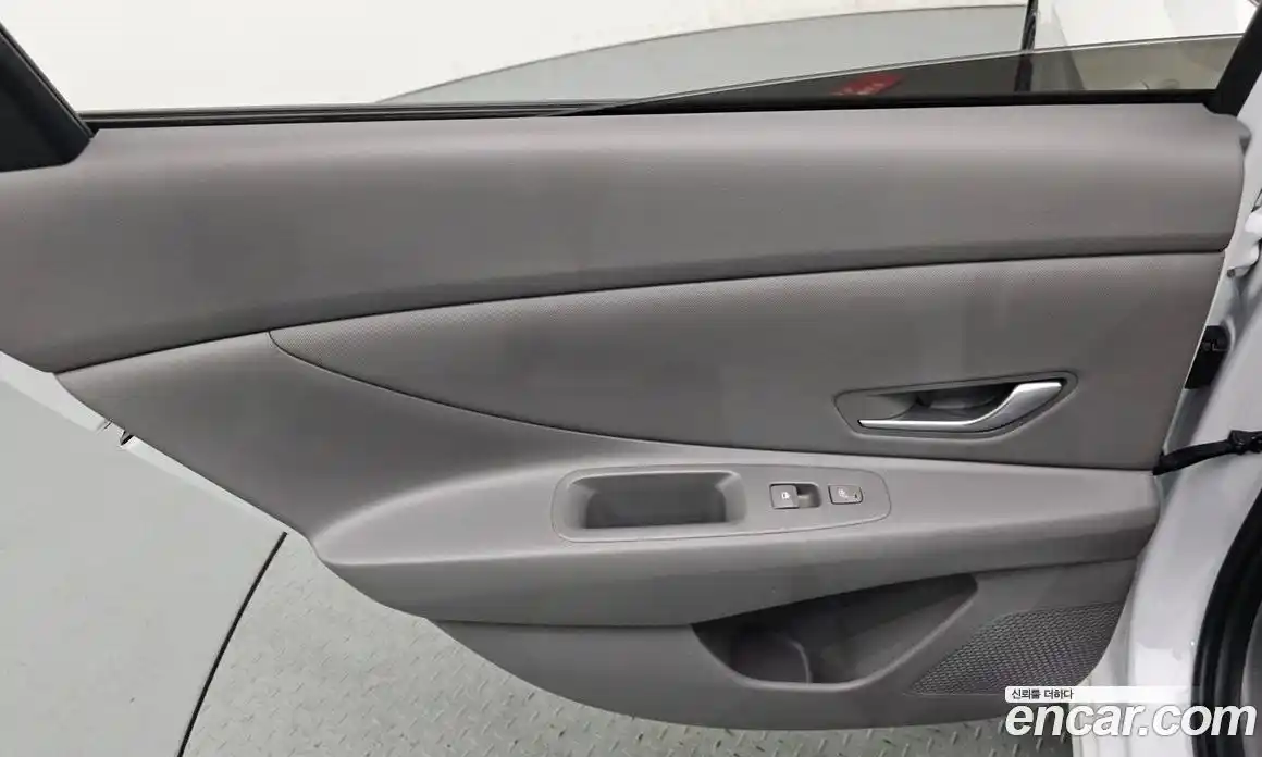Hyundai Avante 2023 1.6 автомат (гидро), фото 15