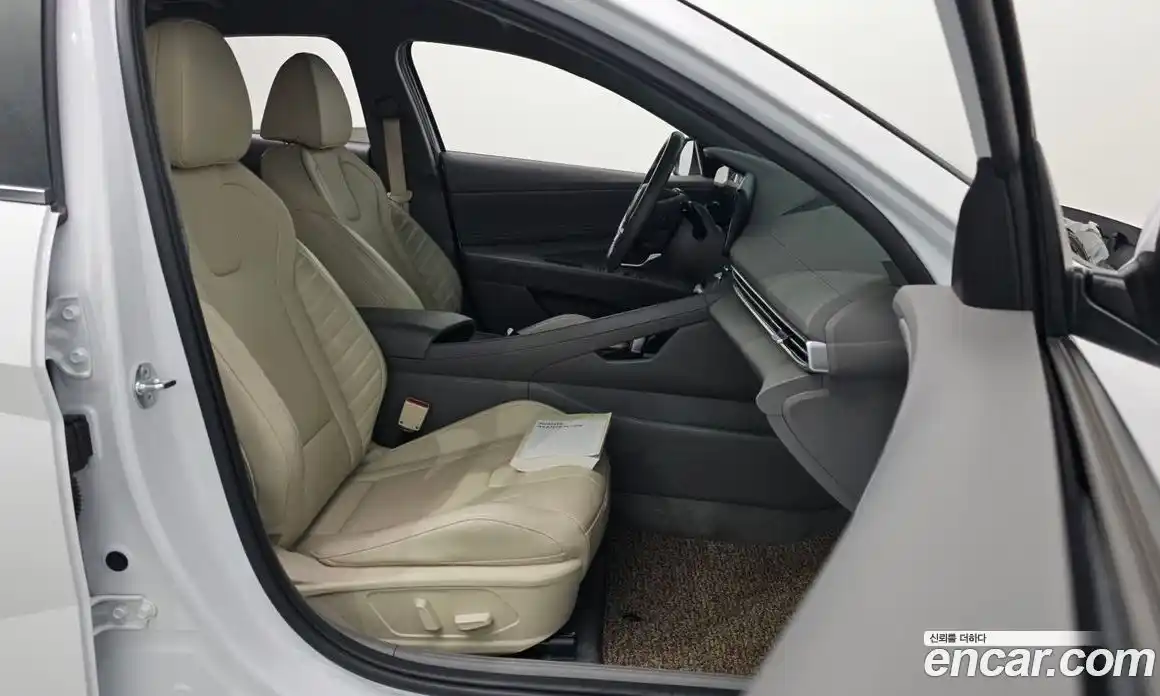 Hyundai Avante 2023 1.6 автомат (гидро), фото 17