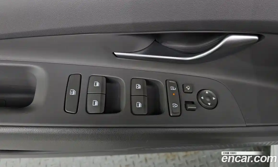 Hyundai Avante 2023 1.6 автомат (гидро), фото 27