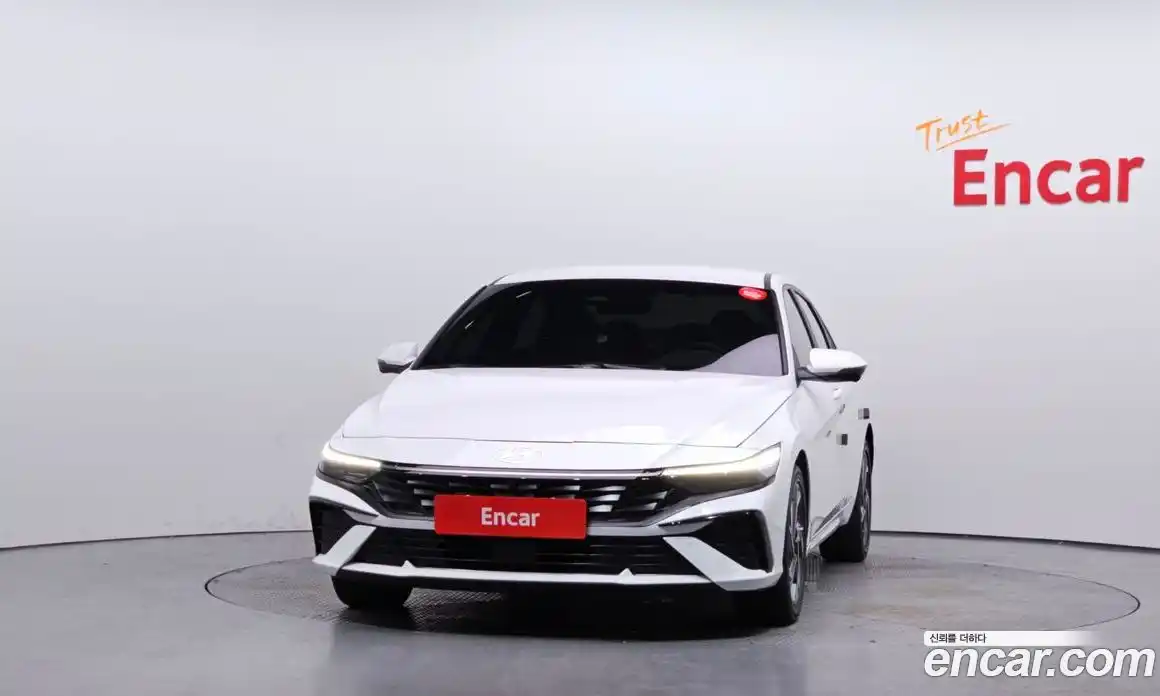 Hyundai Avante 2023 1.6 автомат (гидро), фото 3