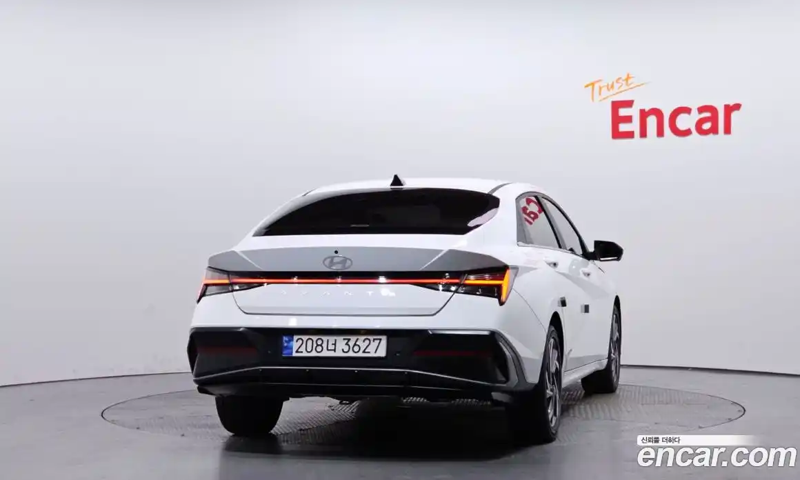 Hyundai Avante 2023 1.6 автомат (гидро), фото 4