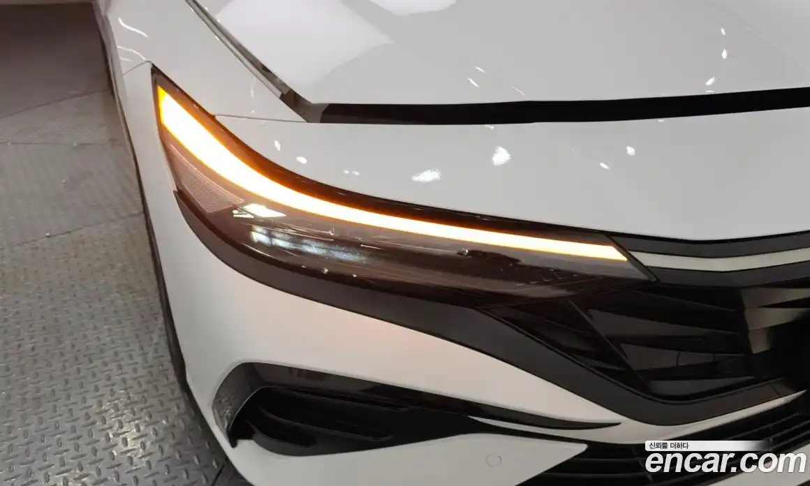Hyundai Avante 2023 1.6 автомат (гидро), фото 8