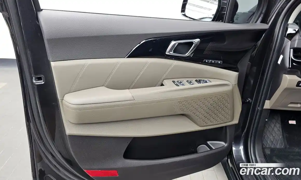 Kia Carnival 2025 1.6 автомат (гидро), фото 14