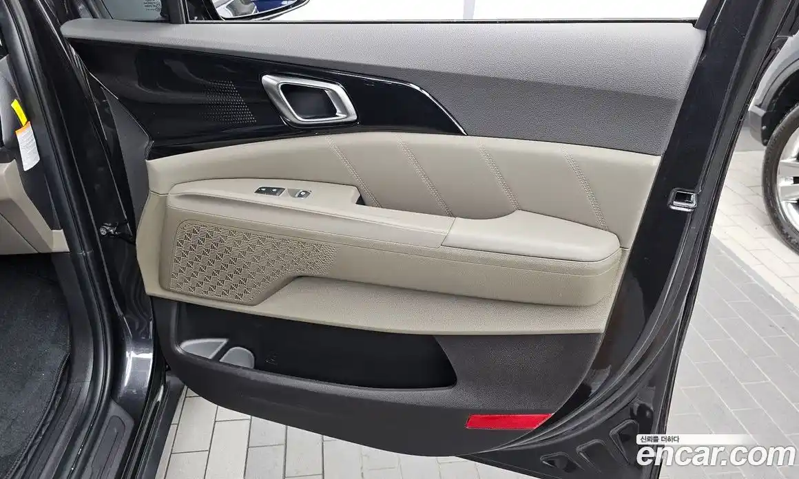 Kia Carnival 2025 1.6 автомат (гидро), фото 15