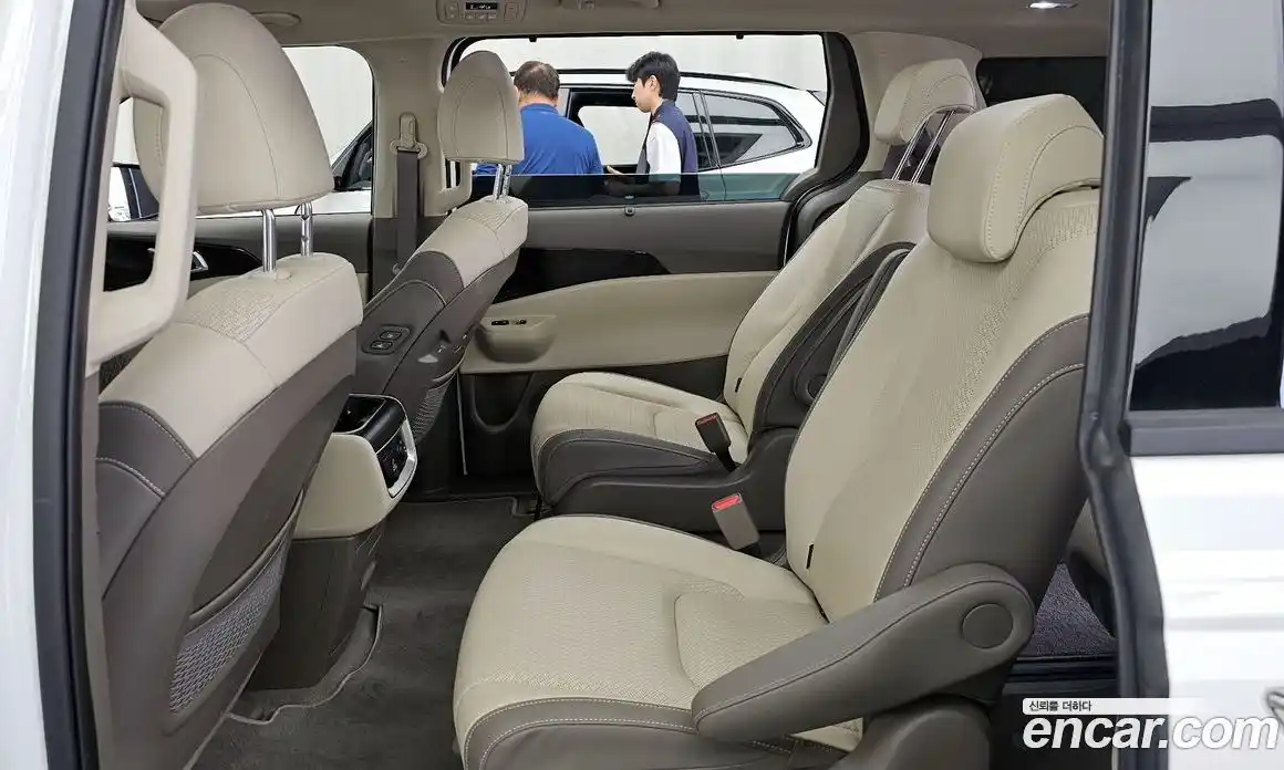 Kia Carnival 2023 3.5 автомат (гидро), фото 15
