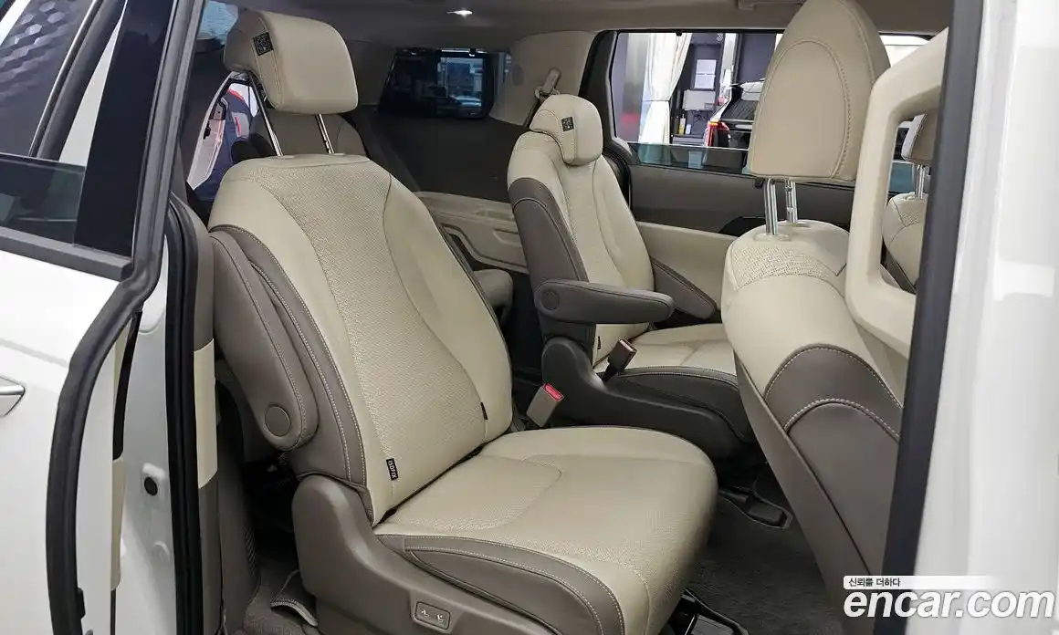 Kia Carnival 2023 3.5 автомат (гидро), фото 17