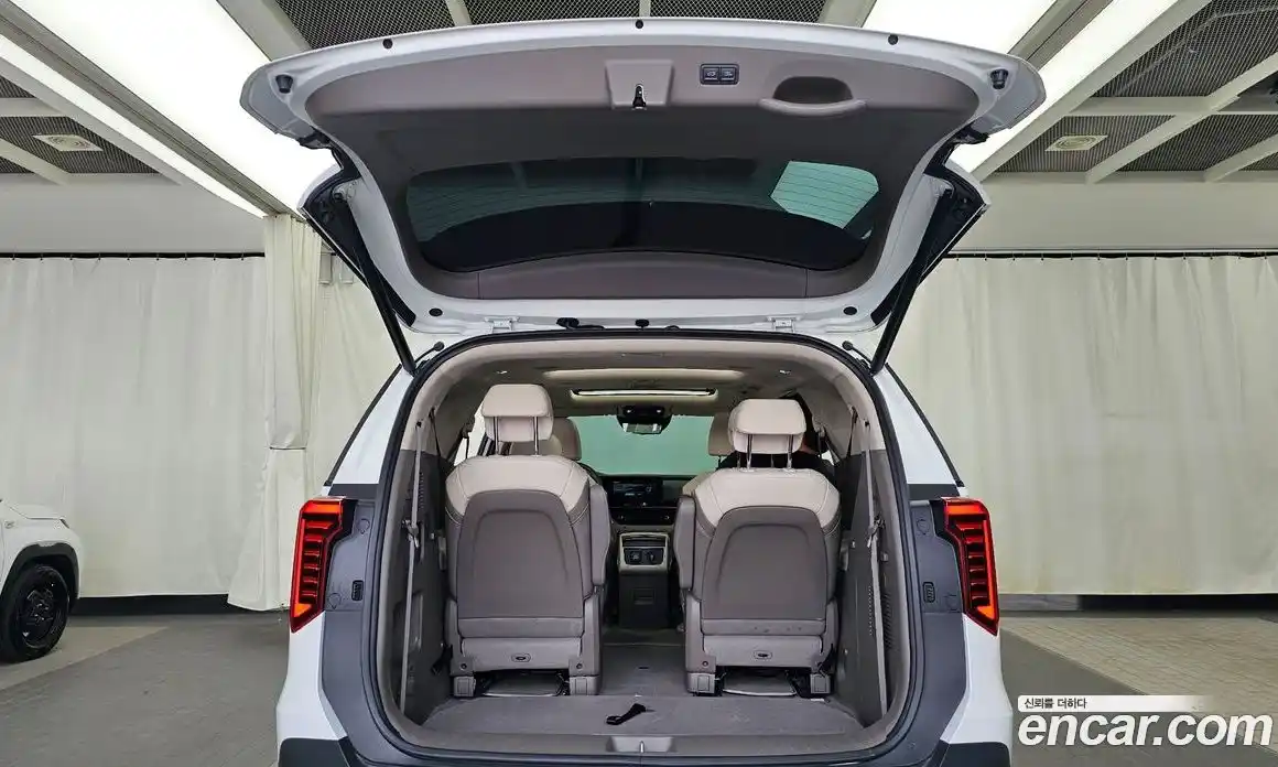 Kia Carnival 2023 3.5 автомат (гидро), фото 25